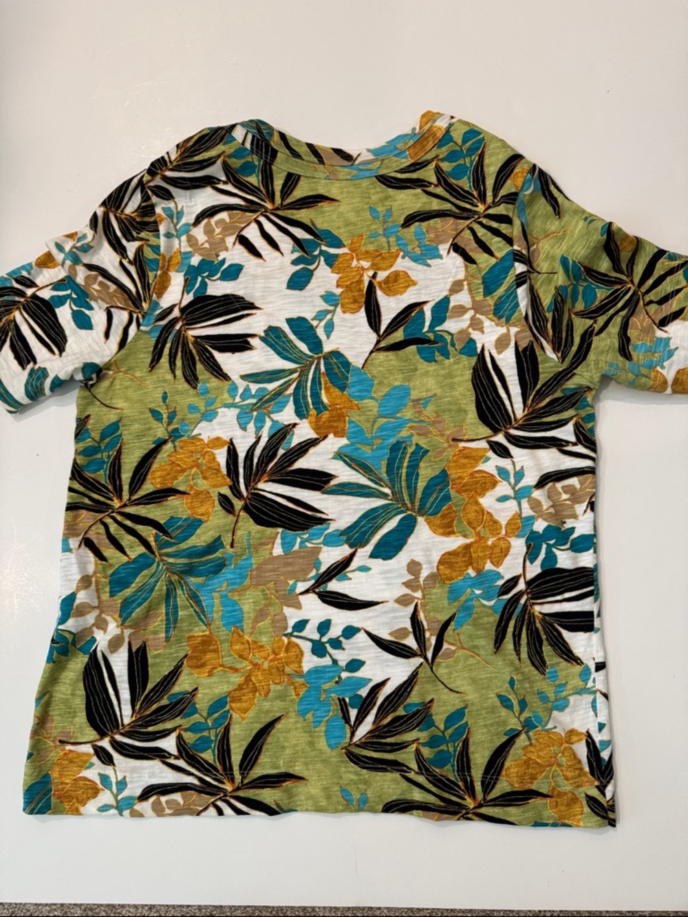 Chico's SZ 2 Green Floral Print Tee with Teal and Mustard Accents